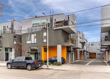 3032 N Coolidge - Photo 1