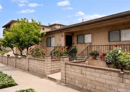 983 W 10th Street - Photo 1