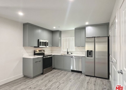 11512 Oxford Avenue - Photo 1