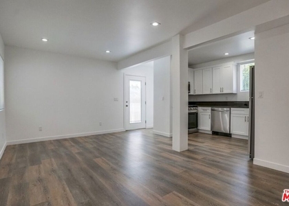 869 Glenway Drive - Photo 1