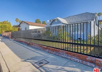 918 N Vista Street - Photo 1