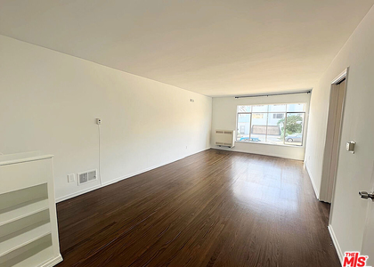 470 S Mariposa Avenue - Photo 1