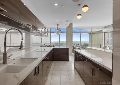 1820 Avenida Del Mundo - Photo 1