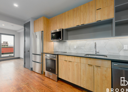 1461 Gates Avenue - Photo 1