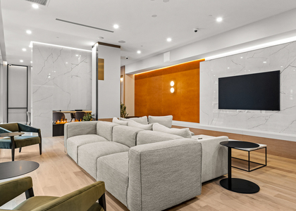 218 Front St 11201 - Photo 1