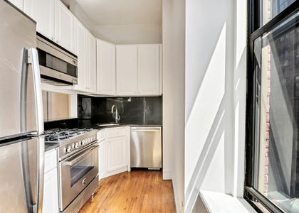 Madison Avenue - Photo 1