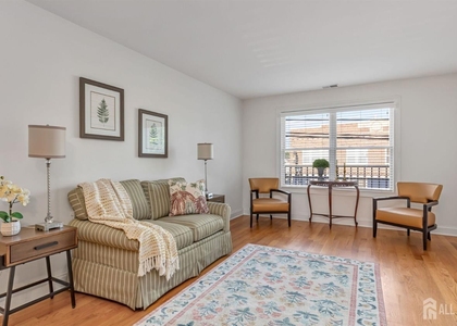 112 N Broadway - Photo 1