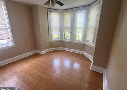 2023 W Oxford Street - Photo 1