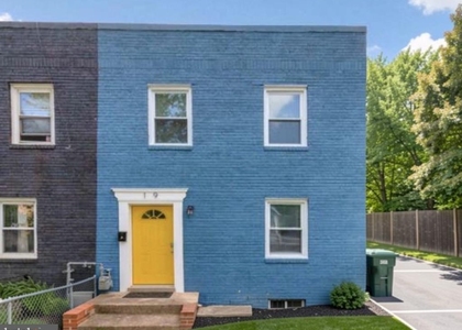 19 Atlantic Street Se - Photo 1
