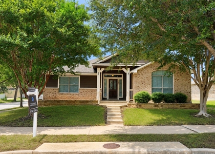 1901 Main St - Photo 1