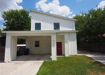 6913 Providence Ave - Photo 1