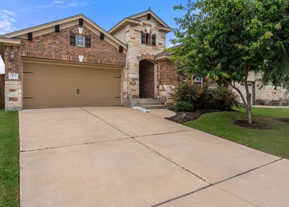 1104 Chad Dr - Photo 1