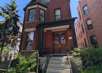 1033 W Wellington Avenue - Photo 1