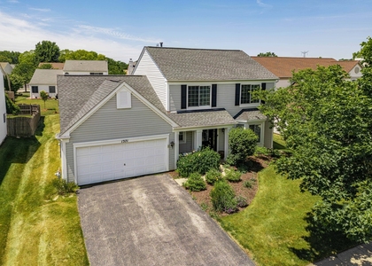 1371 E Braymore Circle - Photo 1