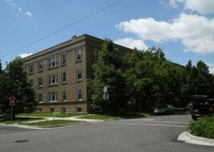 4450 N Winchester Avenue - Photo 1
