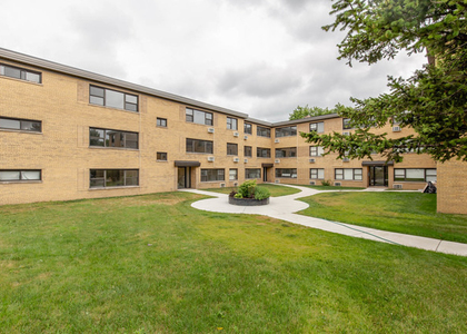 6803 N Ridge Boulevard - Photo 1