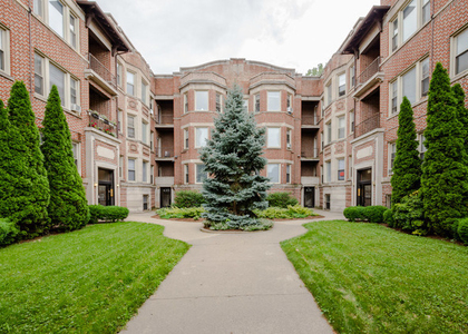 435 E Oakwood Boulevard - Photo 1