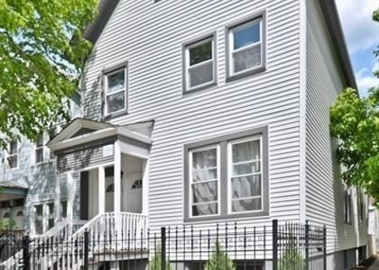 1701 N Maplewood Avenue - Photo 1