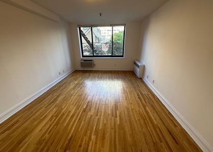 1570 First ave - Photo 1