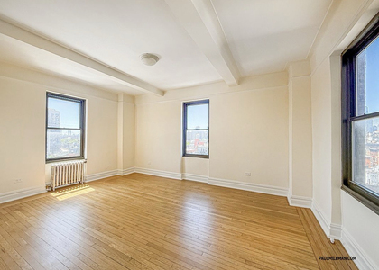 E 11th st/2nd Avenue - Photo 1