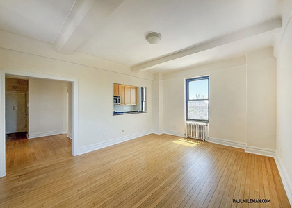 E 11th st/2nd Avenue - Photo 1