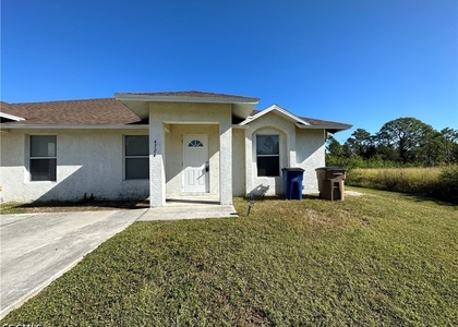 4724 26th Street Sw - Photo 1