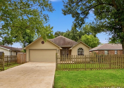 319 Moore Street - Photo 1