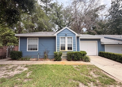 439 Nw 50th Boulevard - Photo 1