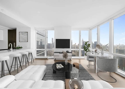 West 42nd Street - Photo 1