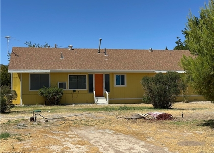 2590 N Murphy Street - Photo 1