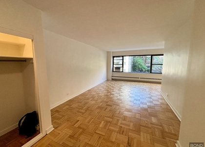 East 55th Street - Photo 1