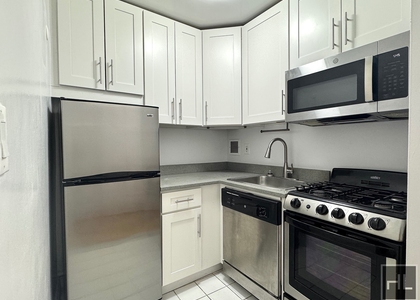 East 76 Street - Photo 1