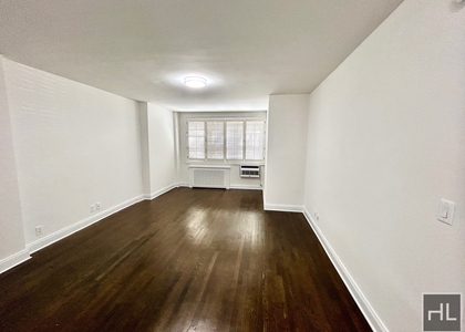 East 74 Street - Photo 1