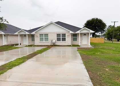 200 N Dallas Street - Photo 1