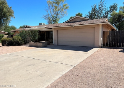 5129 E Emile Zola Avenue - Photo 1