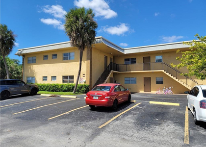 1061 Nw 45th Street - Photo 1