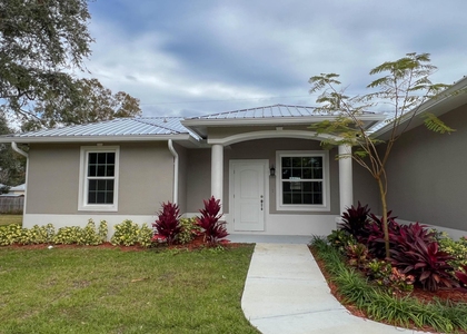 528 Se 35th Terrace - Photo 1