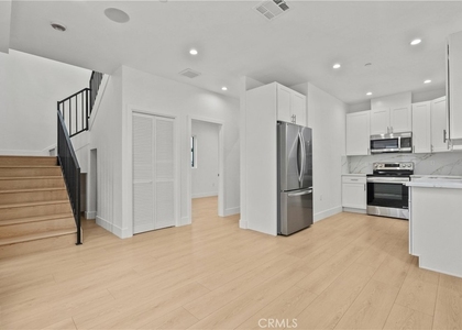 326 Leslie Way - Photo 1