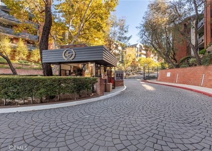 4774 Park Encino - Photo 1
