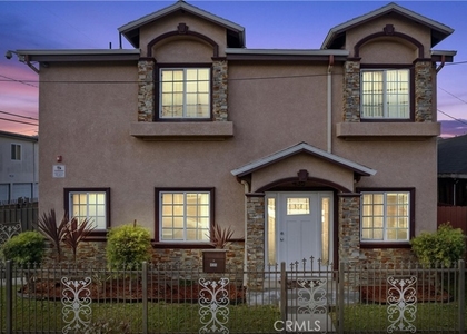 435 Cerritos Avenue - Photo 1