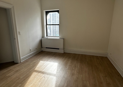 West 34th Street - Photo 1