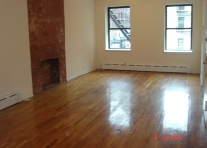 E 13TH - Photo 1