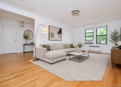 1 Broad Parkway - Photo 1