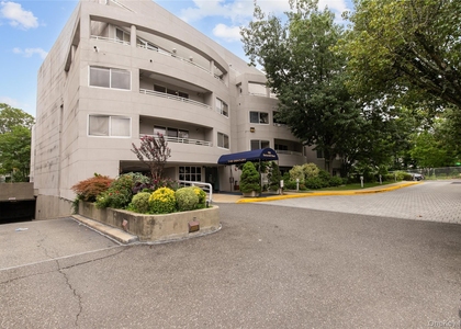 100 Cuttermill Road - Photo 1