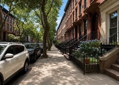 386 Sackett Street - Photo 1