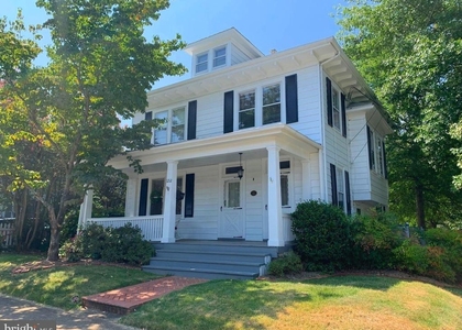 1212 Prince Edward Street - Photo 1