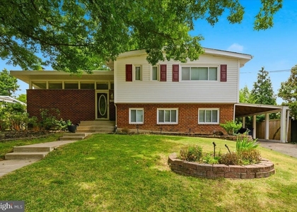 709 N Pryor Street - Photo 1