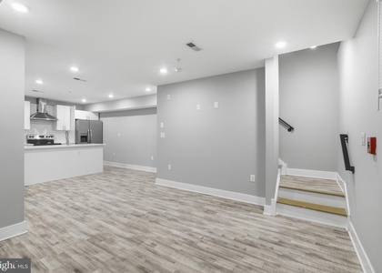 2500 N Mascher Street - Photo 1