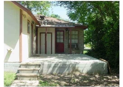 1911 W 38th Street - Photo 1