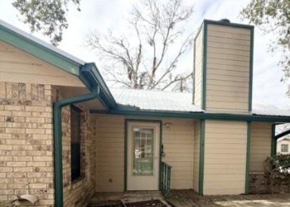 728 W San Antonio St - Photo 1